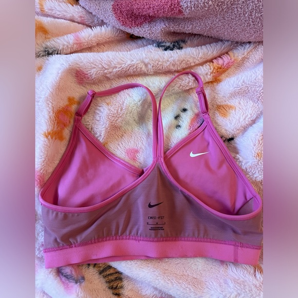 NWOT NIKE SPORTS BRA - Picture 3 of 4